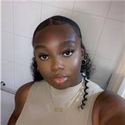 Native Italian tutor , ready to share her knowledge to you.